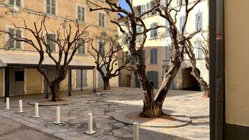 Enceinte de lâhĂ©bergement