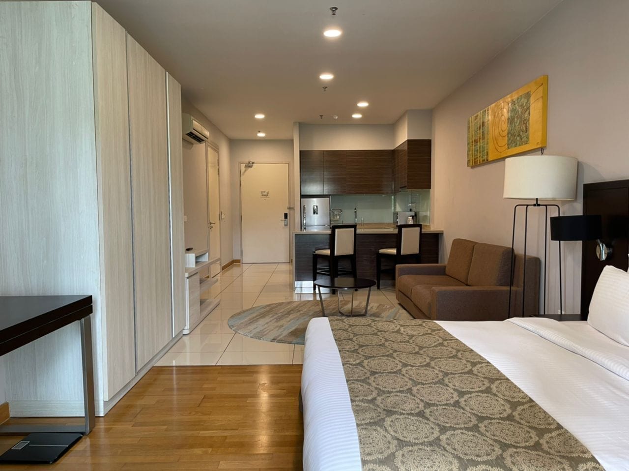 프리미어 스튜디오, 킹사이즈침대 1개, 금연 | 객실 내 금고, 책상, 암막 커튼, 방음 설비