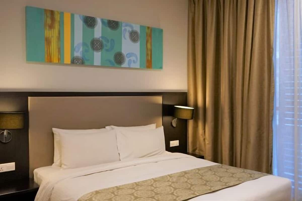 1 bedroom, in-room safe, desk, blackout drapes
