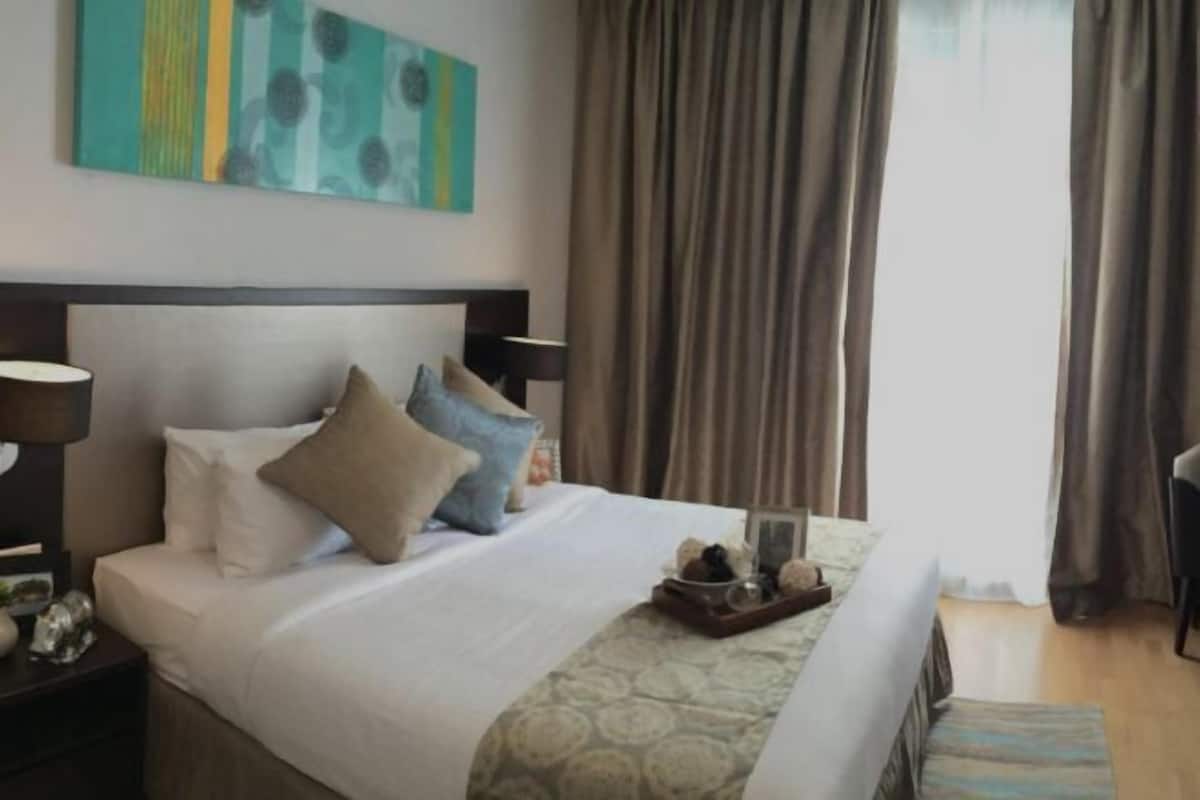 1 bedroom, in-room safe, desk, blackout drapes