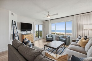 Smart TV - Luxury Oceanfront | Double Balconies| Both Bedrooms Oceanfront | Completely Remodeled (Fernandina Beach)