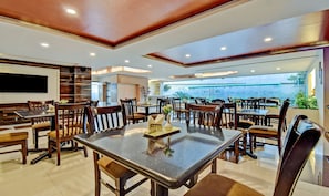 Restaurant - Treebo Raj Elegance Manyata Tech Park (Bengaluru)