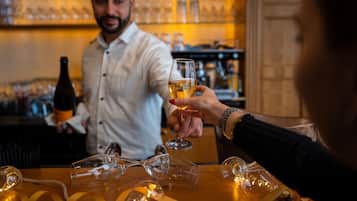 Bar (in der Unterkunft)