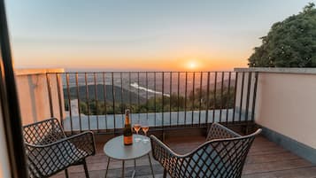 Chambre Deluxe (Panoramic View) | Literie de qualité supérieure, minibar, coffres-forts dans les chambres