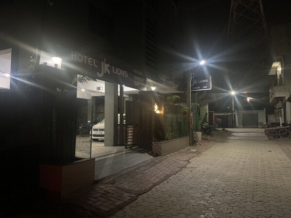 Fachada de la propiedad