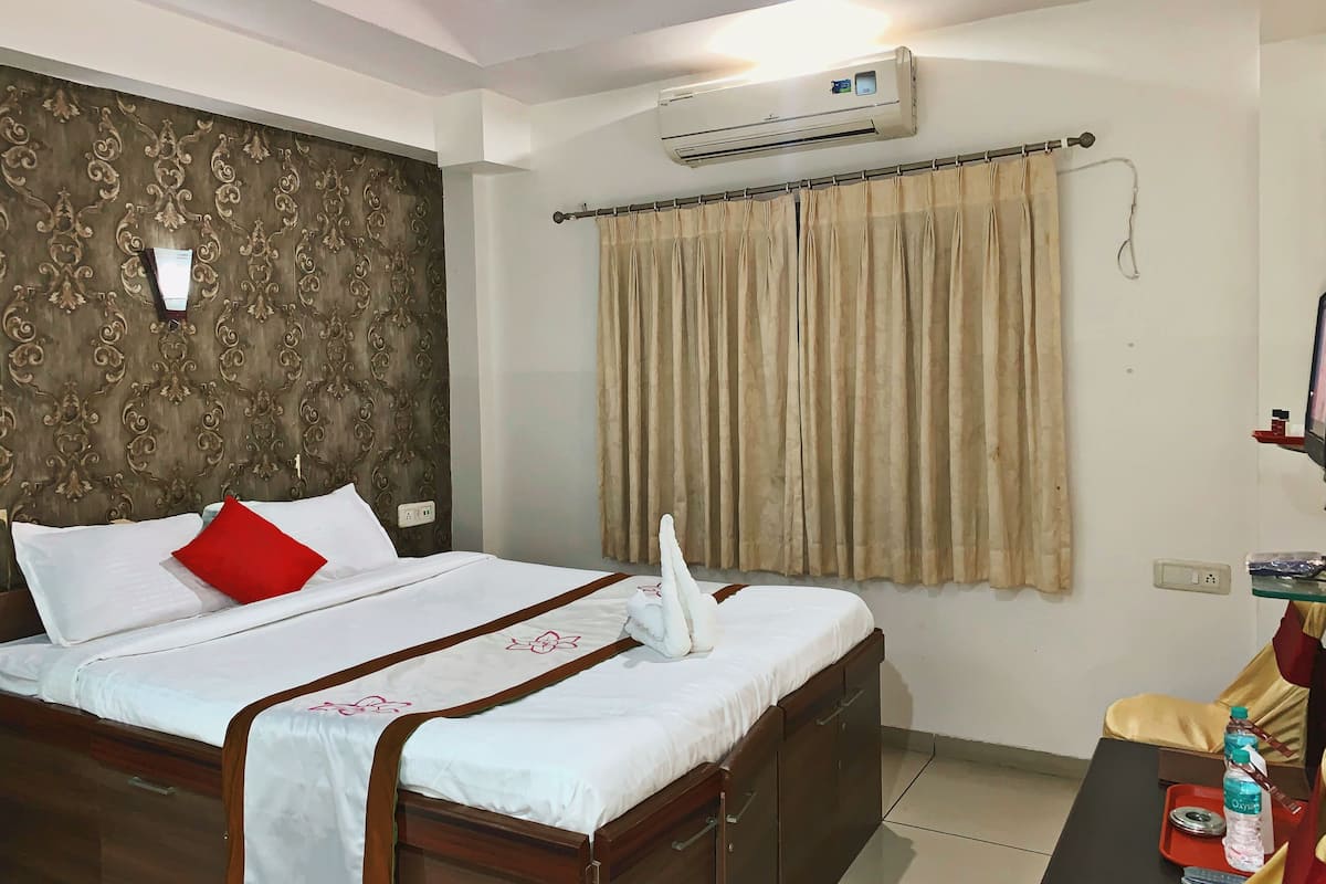 Deluxe Ac Room | Sábanas de algodón egipcio y ropa de cama de alta calidad 