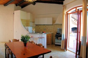 Frigorifero, piano cottura, macchina per tè/caffè, freezer