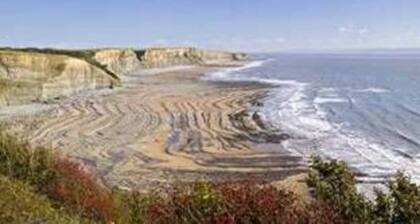 1-bed Cottage on Coastal Pathway in South Wales