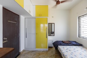 2 Schlafzimmer, Schreibtisch, Bügeleisen/Bügelbrett, kostenloses WLAN