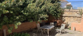 Charming bright T2 with terrace and air conditioning