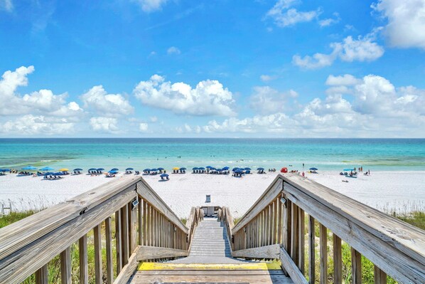 On the beach - Adagio G-404 - NEWLY REMODELED POOLSIDE 3/3!!!! (Santa Rosa Beach)