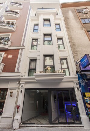 Front of property - Crowned Hotel (Istanbul)