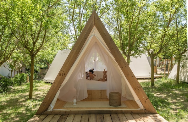 Tent | Hypo-allergenic bedding, down comforters, memory foam beds, in-room safe - wecamp Santa Cristina (Santa Cristina de Aro)