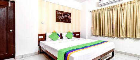 Desk, iron/ironing board, free WiFi, bed sheets