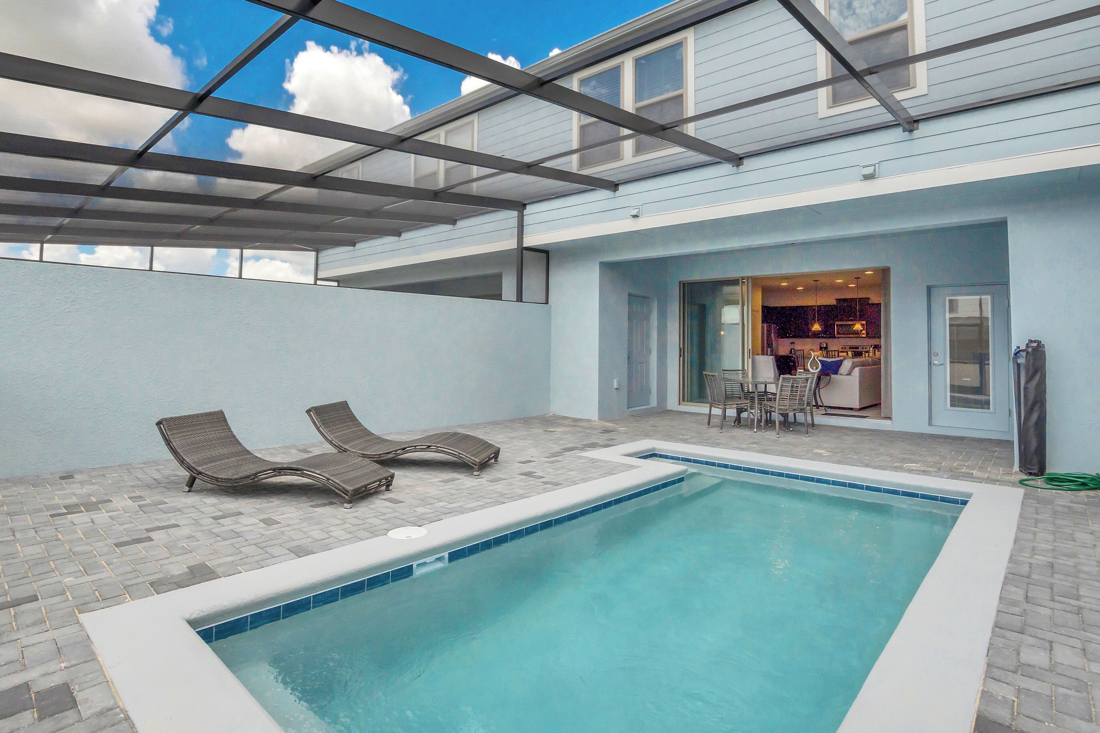 House (5 Bedrooms) | Front of property