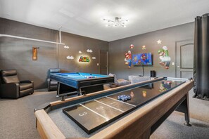 House (Multiple Bedrooms) | Property amenity - Giant Villa W/private Pool&spa, Game Room, & More! (Davenport)