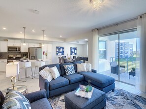 Apartment (2 Bedrooms) | Front of property - Updated Condo, 5 mi to Disney, On-site Water Park! (Kissimmee)