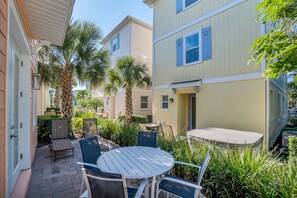 Outdoor dining - 3078 Key Lime Loop (Kissimmee)