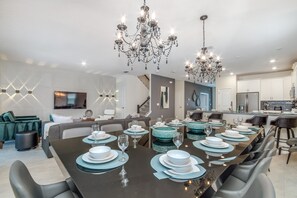 Dining - 4530 Narrative Ln (Kissimmee)