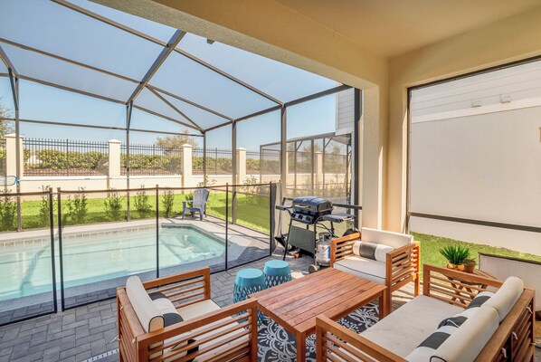 House (5 Bedrooms) | Front of property