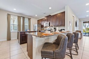 House (6 Bedrooms) | Property amenity