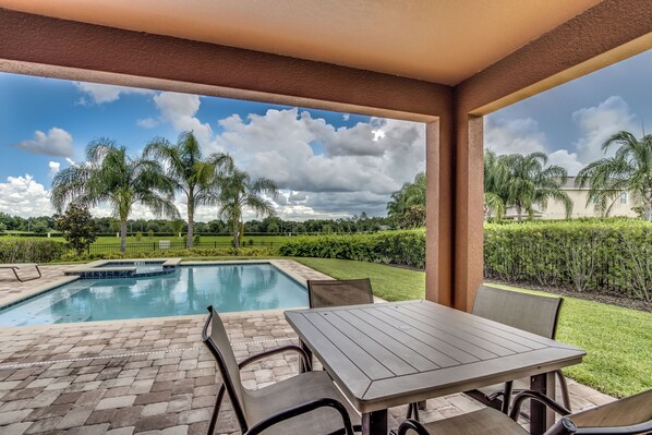 House (6 Bedrooms) | Property amenity