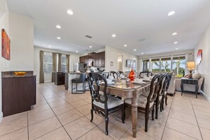 House (6 Bedrooms) | Property amenity - 7703 Banyon Way (Kissimmee)