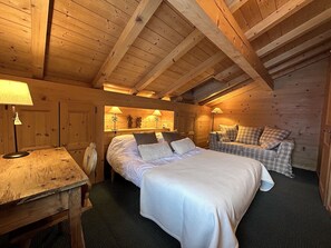 4 bedrooms, iron/ironing board, free WiFi - Le Paturage, charming half-chalet facing the mountains (La Clusaz)
