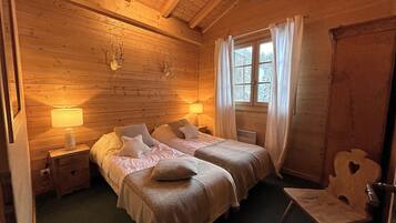 4 chambres, fer et planche à repasser, Wi-Fi gratuit, draps fournis