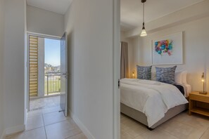 1 غرفة نوم وبديكورات فريدة لكل غرفة وطراز فريد لكل وحدة وستائر تعتيم