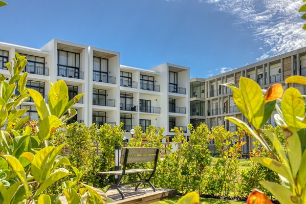 تفاصيل الفندق من الخارج