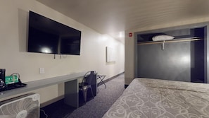 Työpöytä, Wi-Fi, vuodevaatteet, pääsy pyörätuolilla