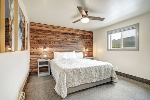 In-Town | 2 Bedroom Suite | Elk Horn Lodge 200