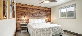 In-Town | 2 Bedroom Suite | Elk Horn Lodge 200