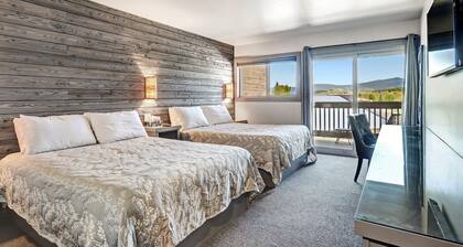 Convenient Location | Elk Horn Lodge 206