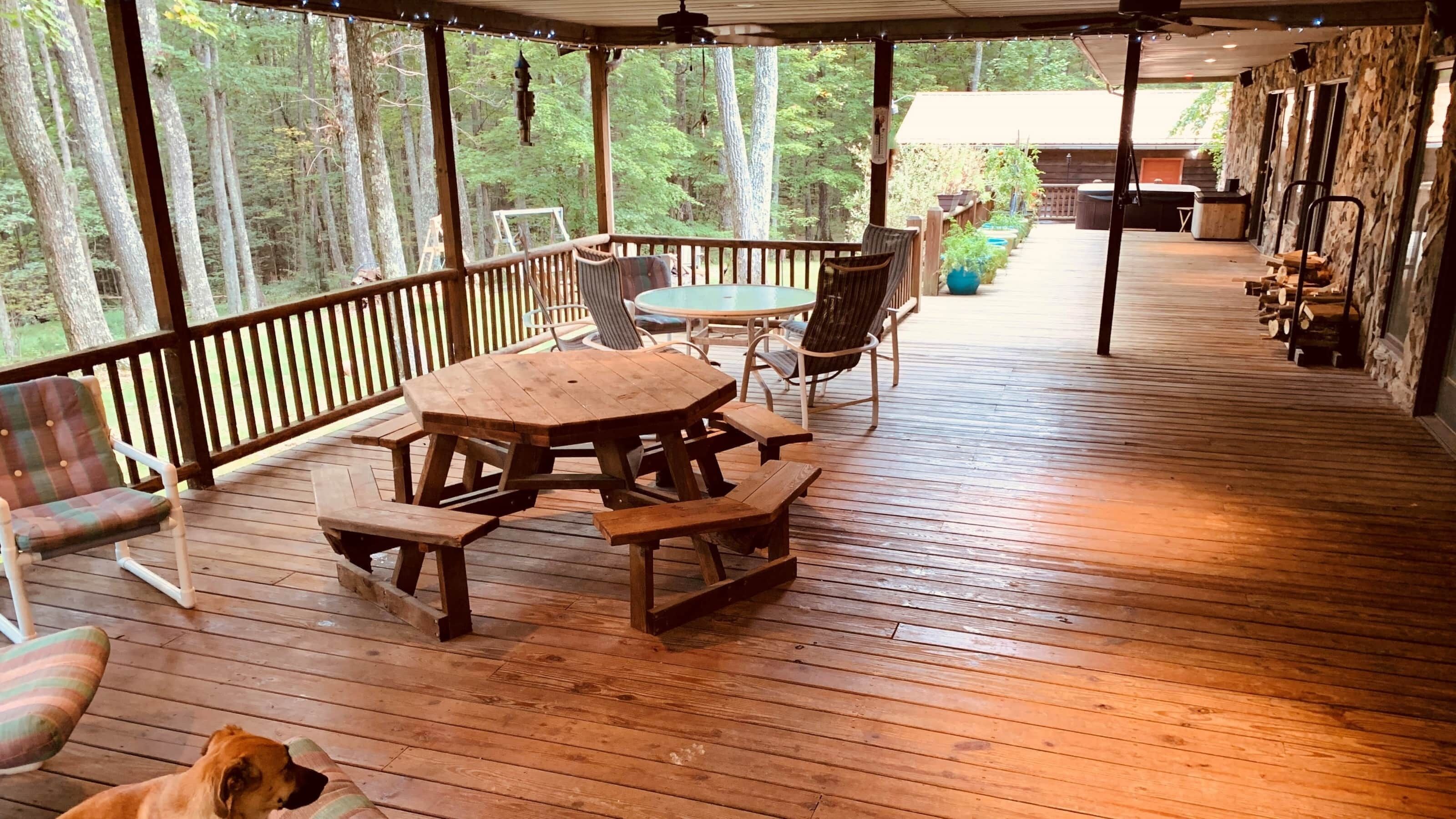 Outdoor dining