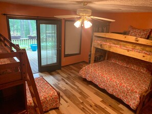 4 bedrooms, desk, iron/ironing board, travel cot