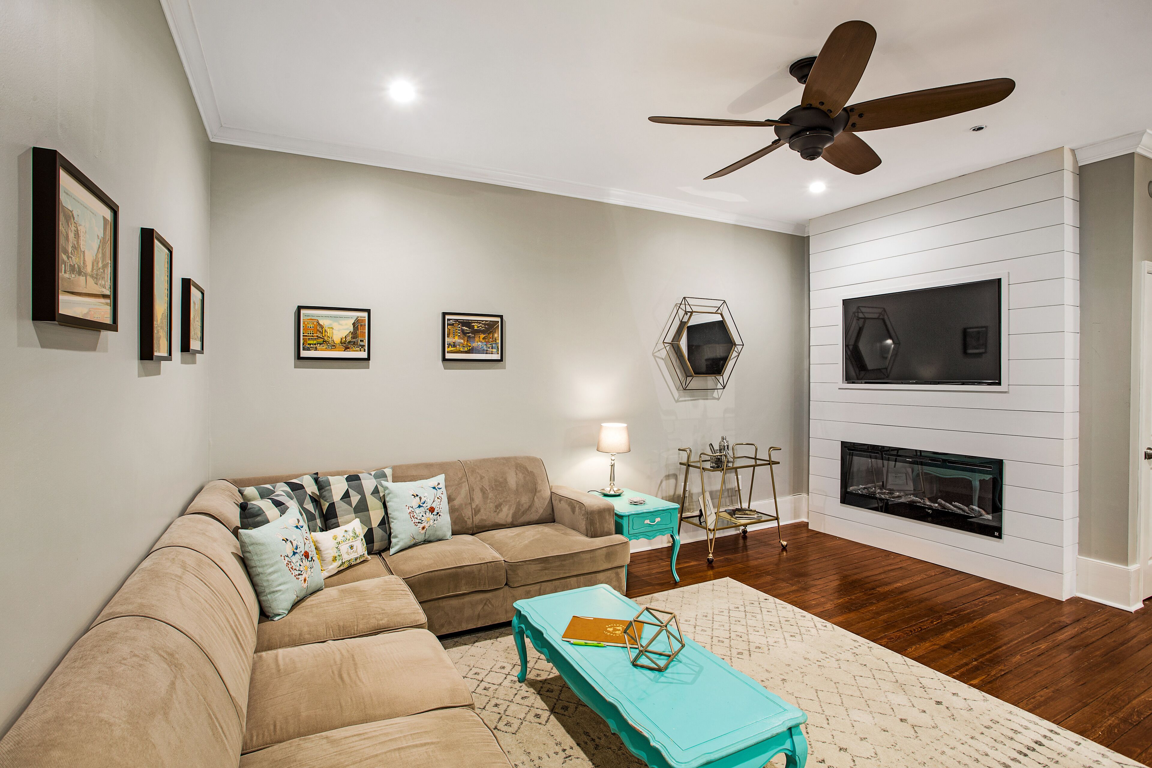 TV, fireplace