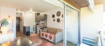 Studio Du Port 30 vue bassin et port ostréicole