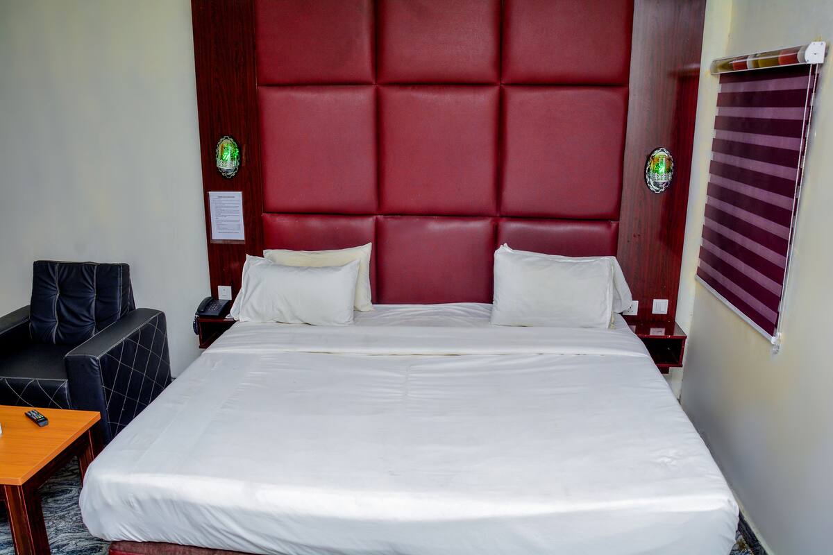 Kamar Deluks | Seprai premium, Wi-Fi gratis, dan seprai linen