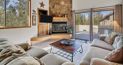 8 Crag - Cozy & Central By Fort Rock Park, Hot Tub, Pool Table, A/C, Bikes, SHARC Passes