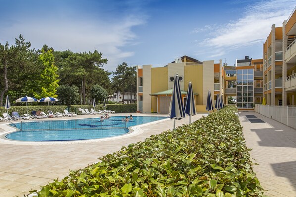 Seasonal outdoor pool