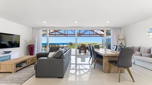 Smart TV, Netflix, streaming services