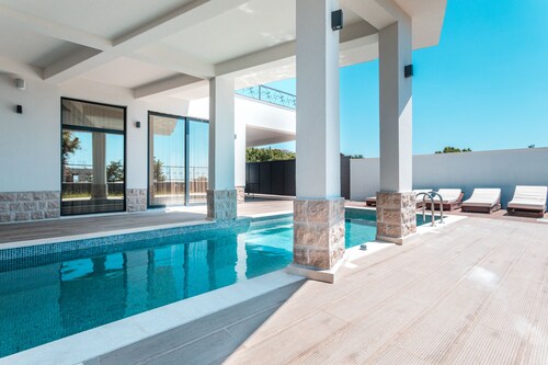 Villa Una With Private Pool and Sea View