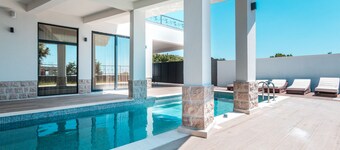 Villa Una With Private Pool and Sea View