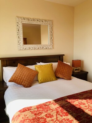 3 bedrooms, iron/ironing board, travel cot, free WiFi