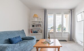 TV, DVD player - L'Amiral -500m Plage des Carrés- Parking (La Bernerie-en-Retz)