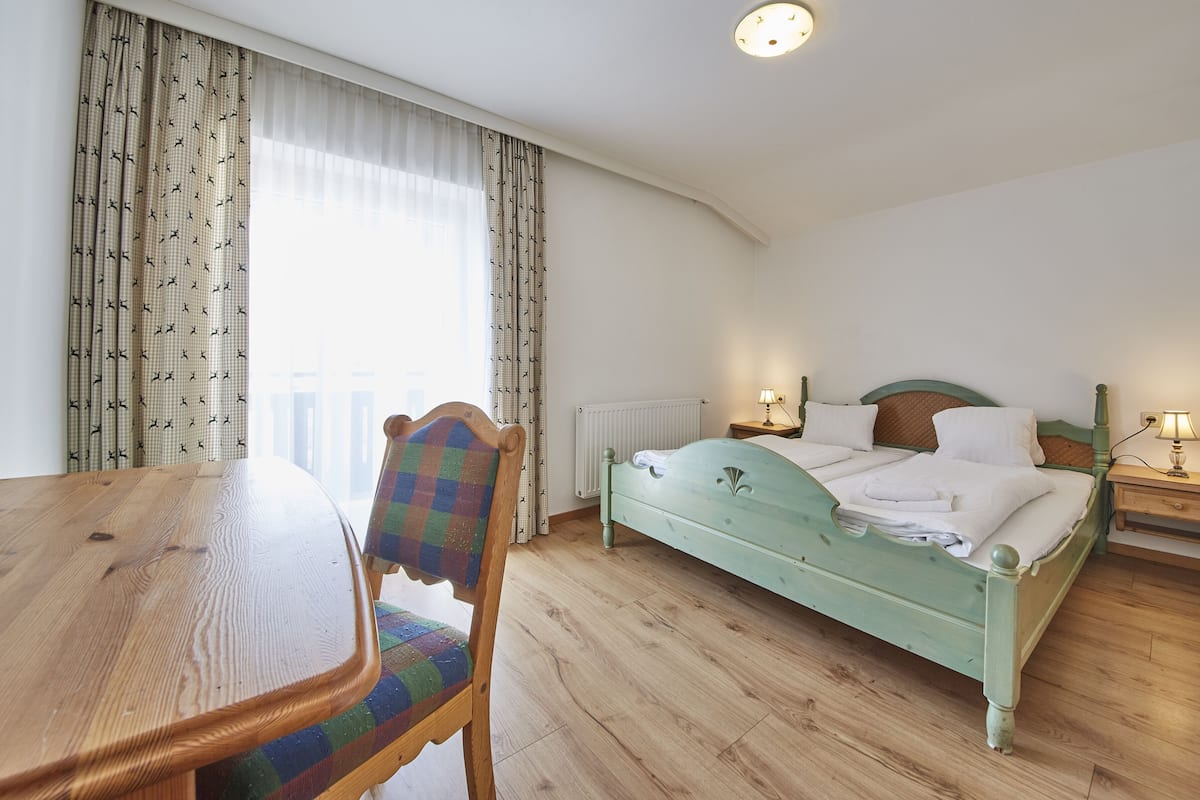 2 bedrooms, individually decorated, individually furnished, free WiFi
