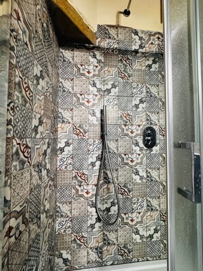 Eco-friendly toiletries, hair dryer, towels, soap - Farmhouse Rigone in Chianti -Barn - Ansedonia (Montaione)