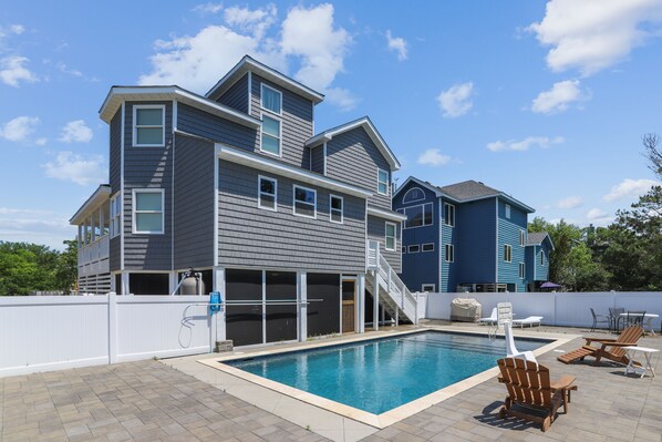 Pool - Oceanside: Private Pool, Hot Tub, 800 feet to beach access, Fri to Fri. (Corolla)
